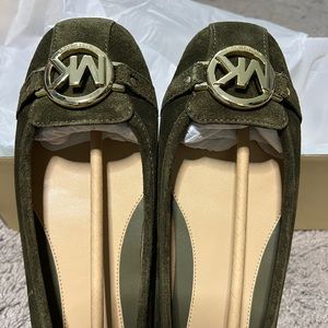 Michael Kors Fulton Moc Suede Flat Shoes Olive Size 8.5
